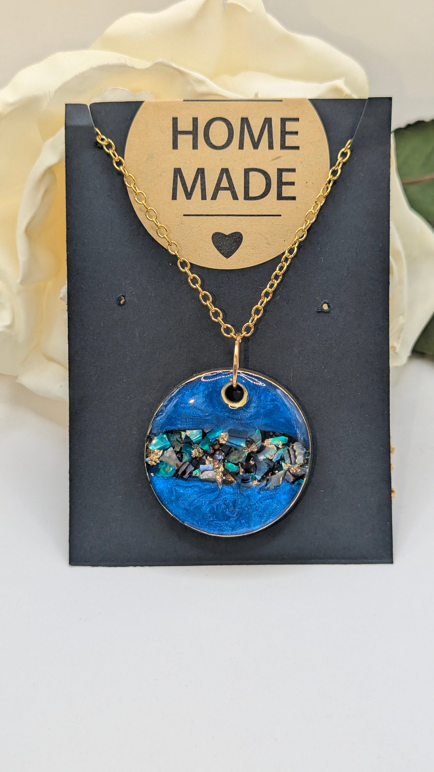 Rivage : Collier en résine artisanale