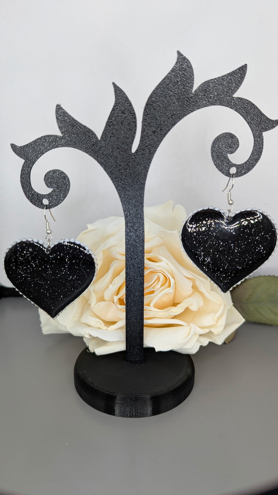 Boucles d’oreilles cœur noir scintillant