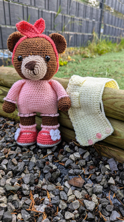 Oursonne en crochet – 28 cm