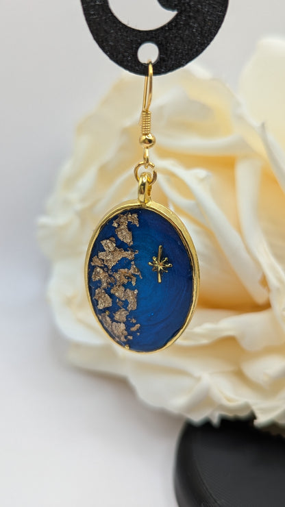 Nuit étoilée : Boucles d’oreilles bleu nuit & feuilles dorées