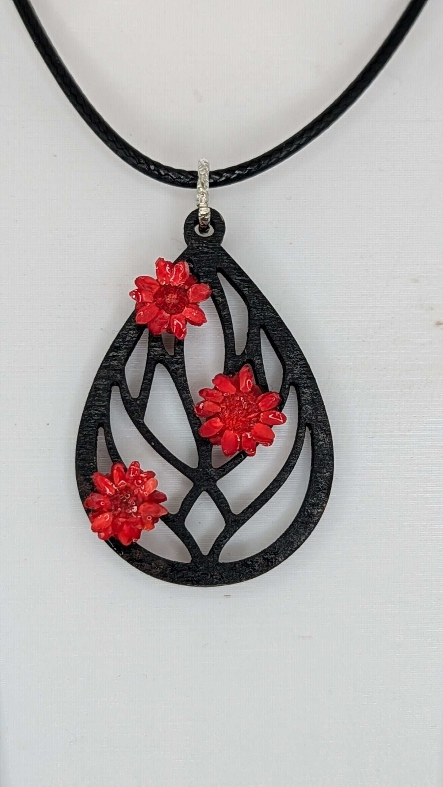 Parure collier et boucles d'oreilles - Bois gravé et fleurs séchées résinées 🌸✨
