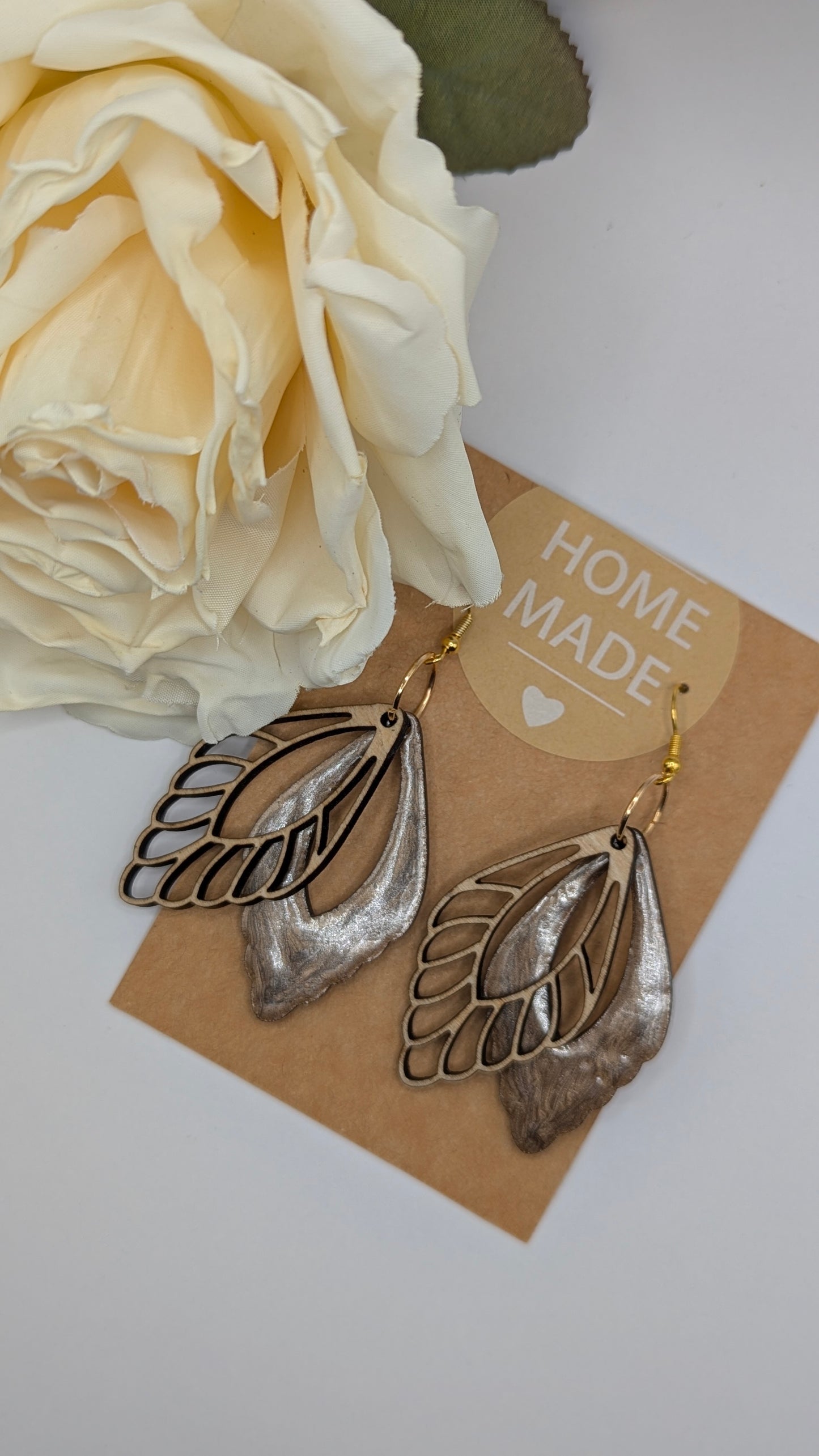 Boucles d'oreilles "Ailes d'ange" - Bois double couche coloré et vernis 🪶✨