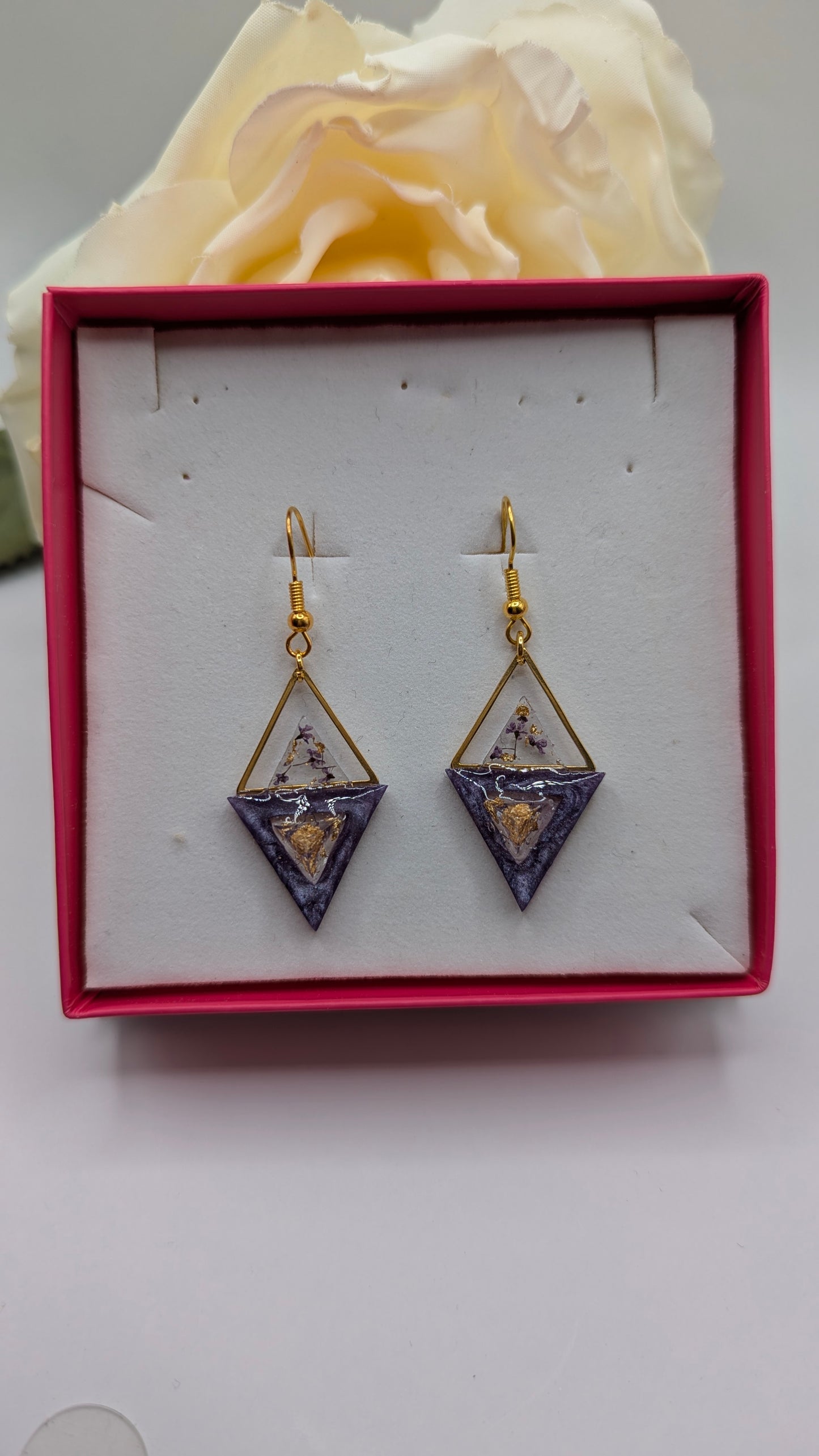Boucles triangle résine et fleurs séchées