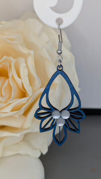 Boucles d’oreilles en bois coloré vernis