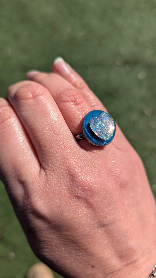 Cœur Irisé, Bague en résine artisanale