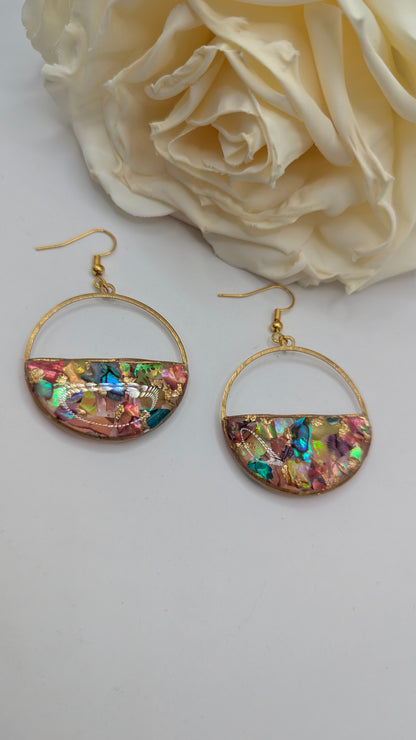 Éclats de Nacre, Boucles d'oreilles en résine artisanale