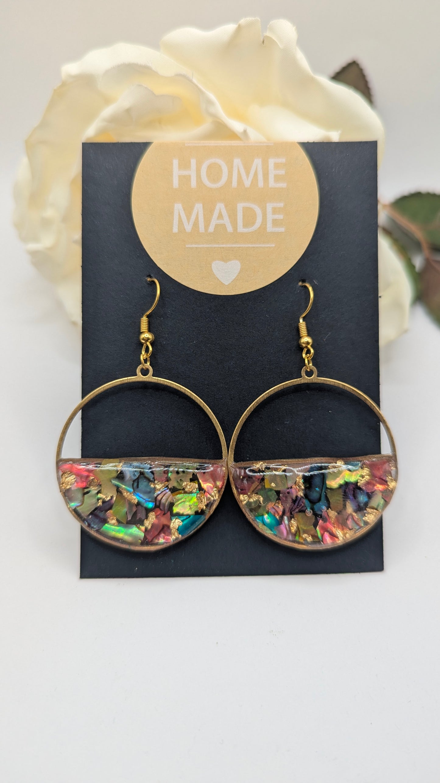 Éclats de Nacre, Boucles d'oreilles en résine artisanale