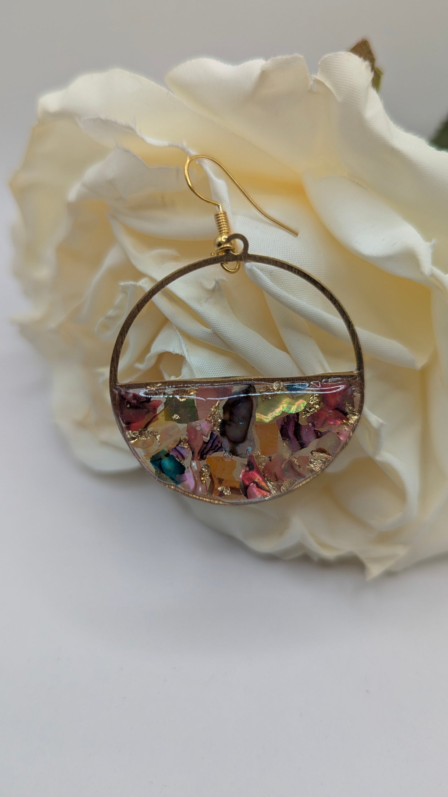 Éclats de Nacre, Boucles d'oreilles en résine artisanale